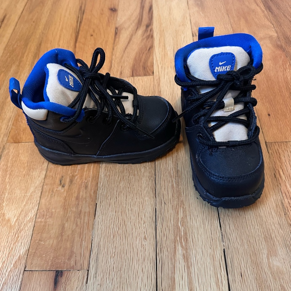 Toddler Boy Nike Boots Size 6C